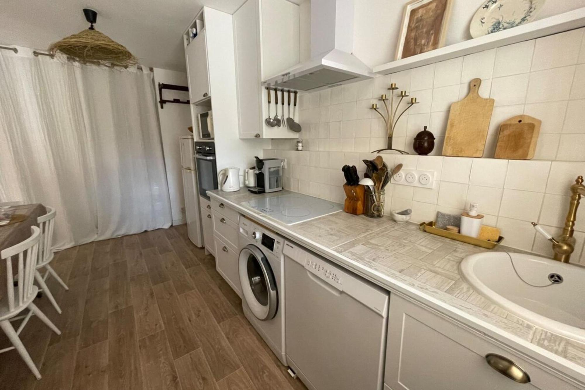 Charming Air-Conditioned One-Bedroom 150M From Cavaliere Beach เลอลาวองดูว์ ภายนอก รูปภาพ