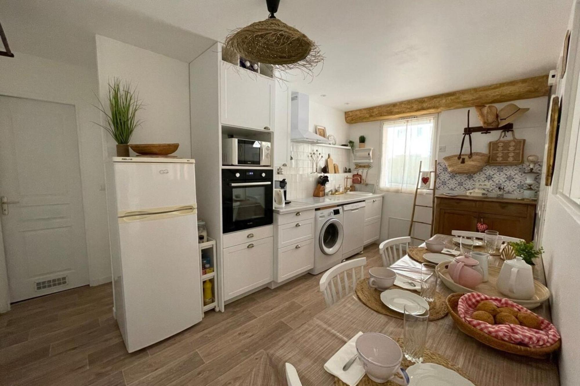 Charming Air-Conditioned One-Bedroom 150M From Cavaliere Beach เลอลาวองดูว์ ภายนอก รูปภาพ